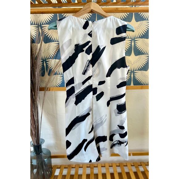 StyleStalker White V-Neck Romper Romper - Picture 7 of 7